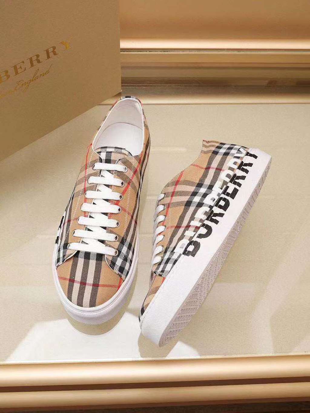 B*URBERRY SHOES